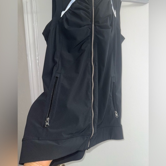 Lululemon Go The Distance Vest Black size 2 - Picture 11 of 16
